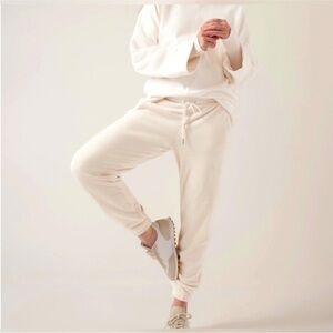 NWOT Athleta Double Cozy Karma Velour Joggers in Sea Salt White sz XSP